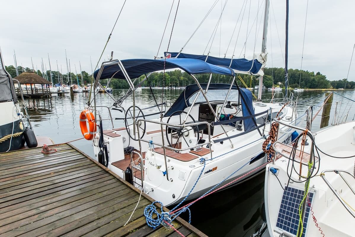 Czarter jachtu Antila 33